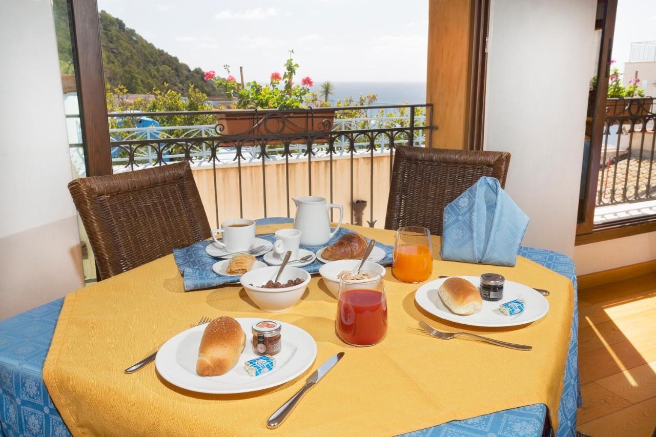 Hotel Clelia Isola di Ustica Extérieur photo