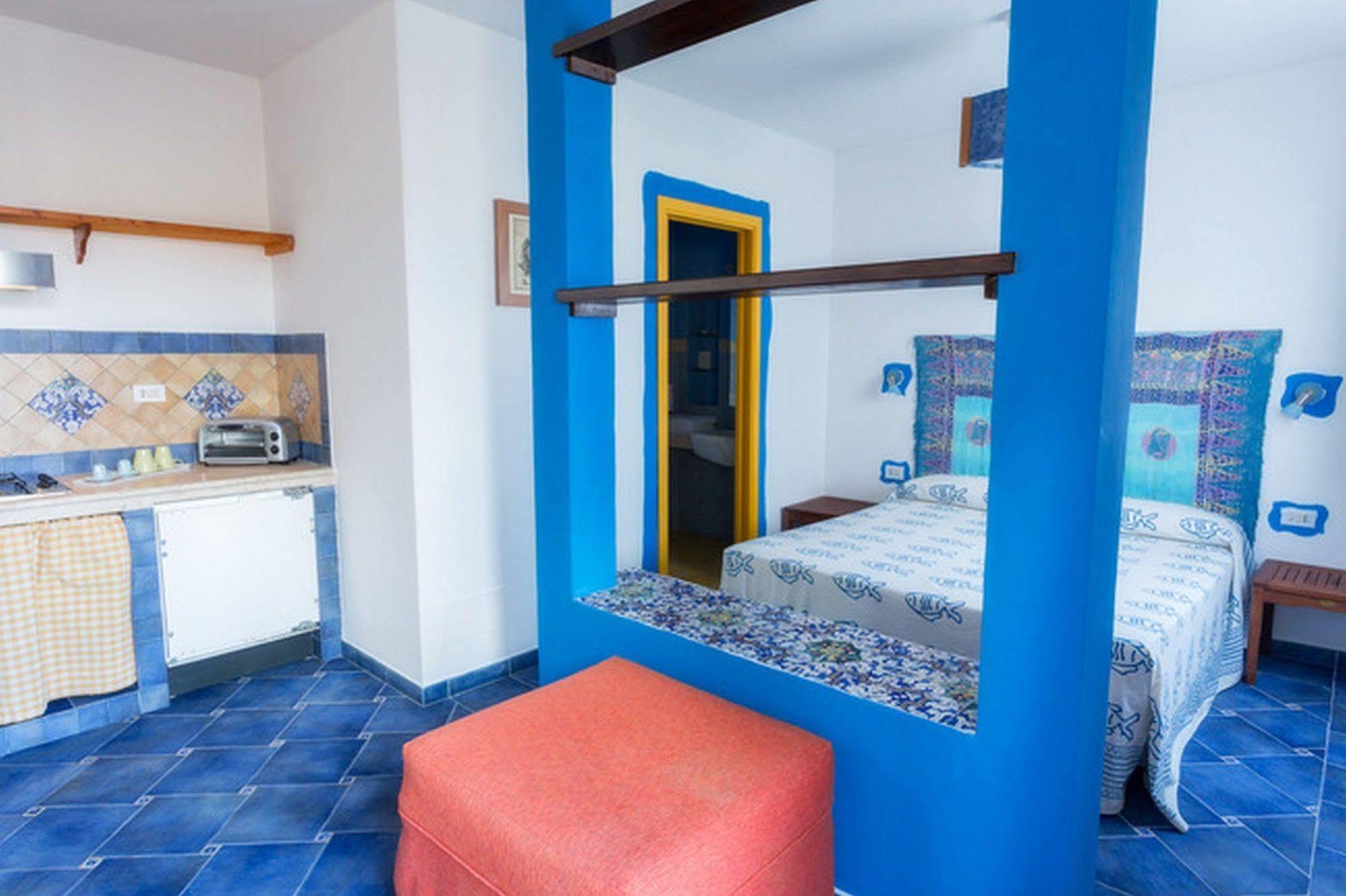 Hotel Clelia Isola di Ustica Extérieur photo
